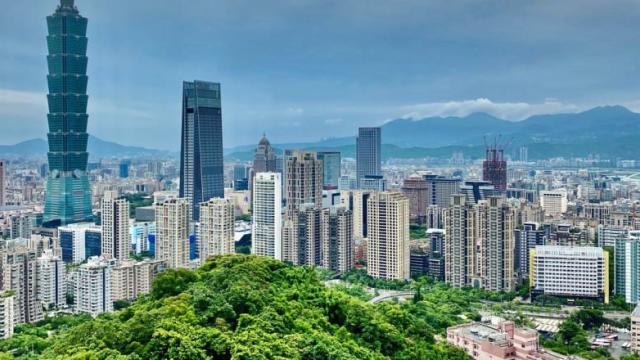 In Taipei, buildings block cooling breezes from flowing between mountain and sea